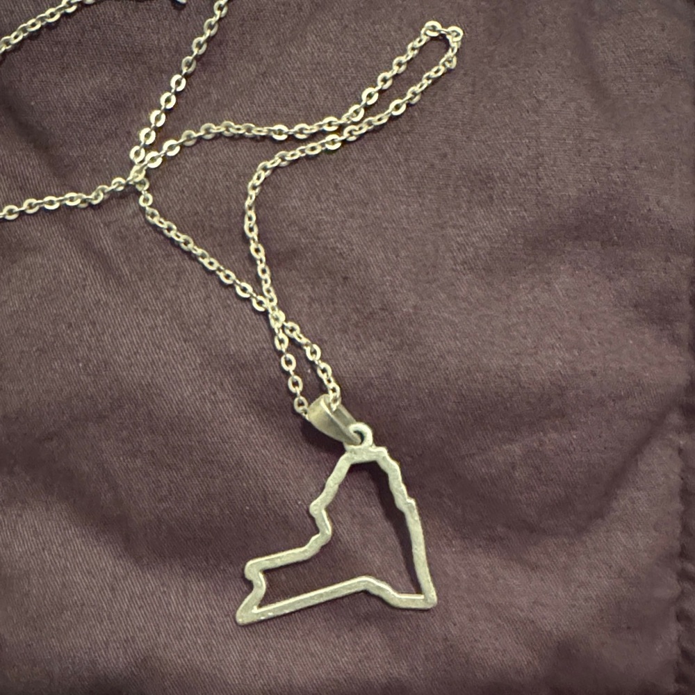 Silver NY state Outline Necklace